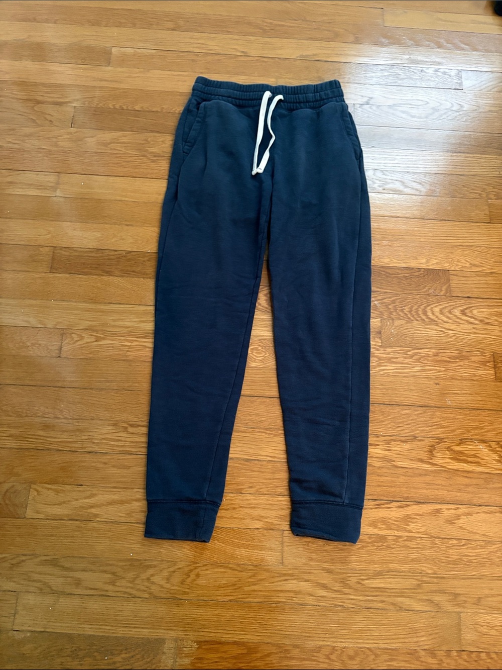 Vineyard Vines Navy Sweatpant Joggers with White Drawstring